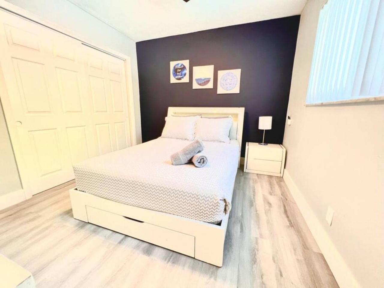 Fun Pool With Ping Pong Near Beaches And Airport Holiday home Fort Lauderdale
