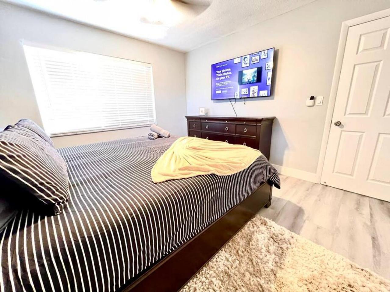 Fun Pool With Ping Pong Near Beaches And Airport Holiday home Fort Lauderdale