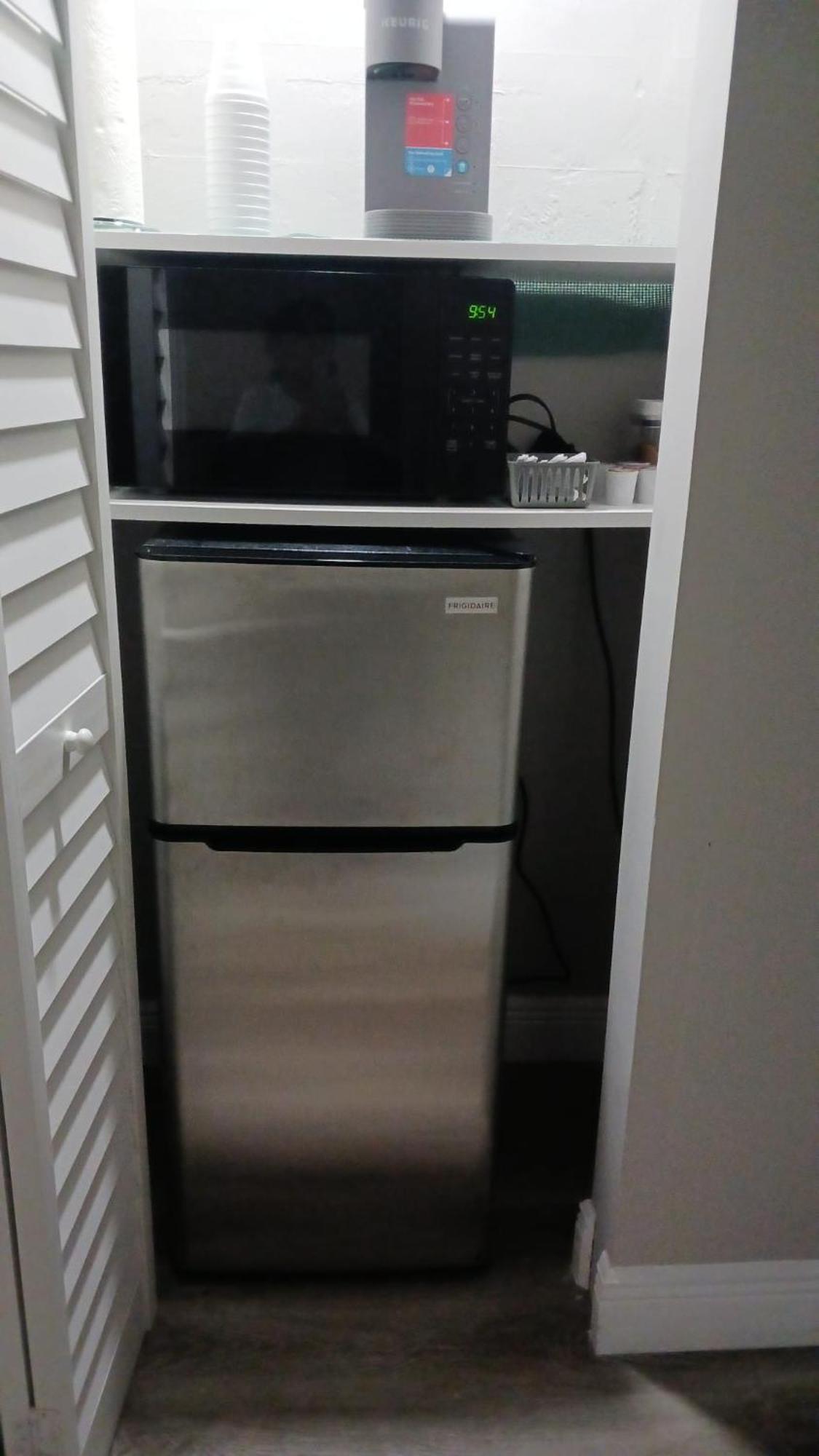 Two-bedroom Nearby Chase Stadium Apartment *