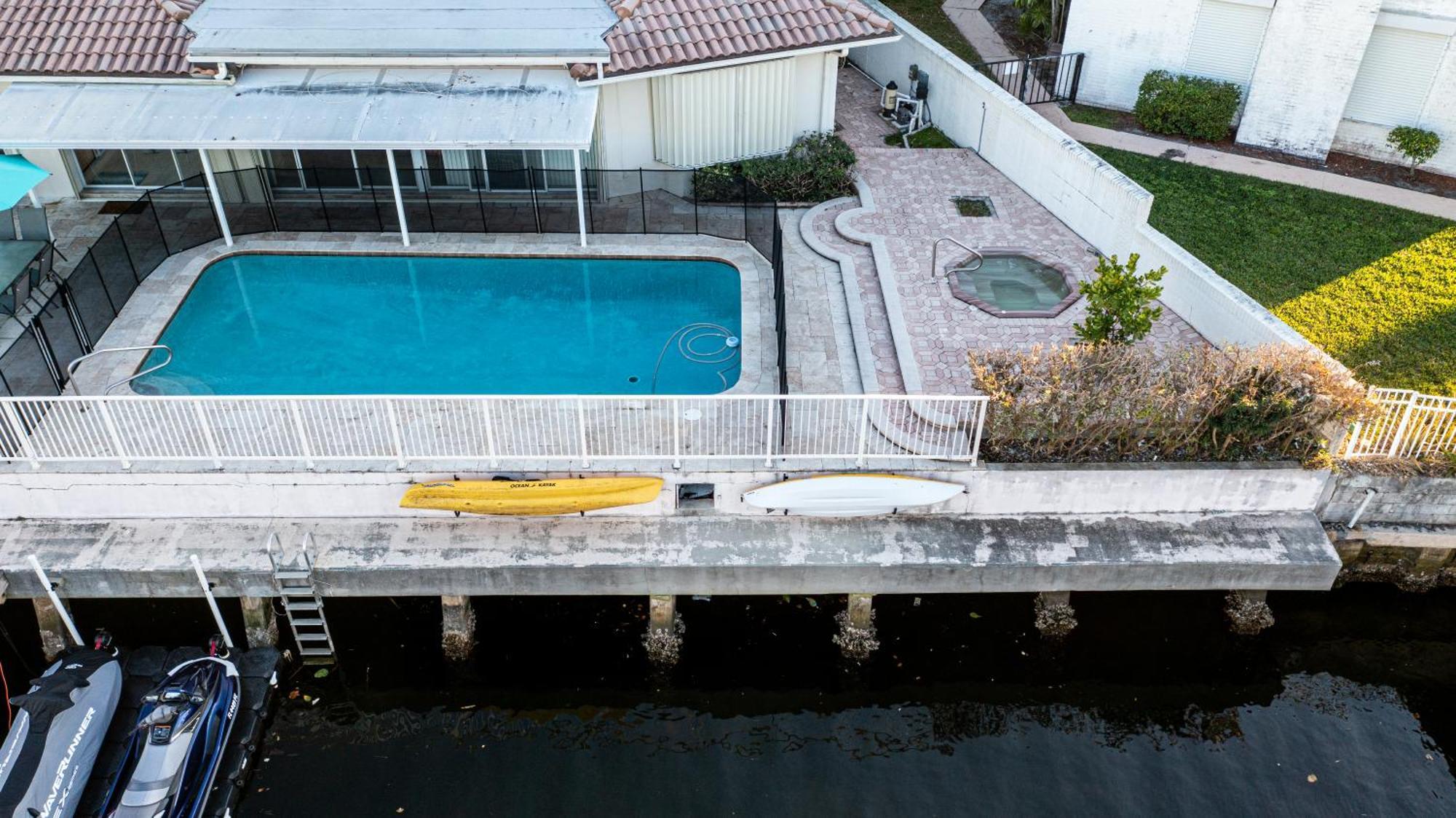 Waterfront Heated Pool Walk To Fort Lauderdale
