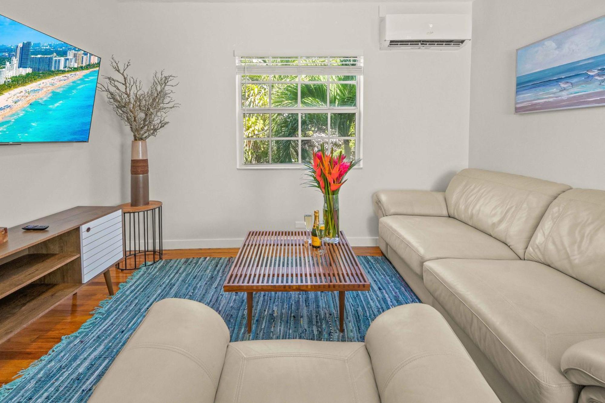 Apartment By The King Bed Lush Patio W Bbq Breakers Key Seven H0mes Fort Lauderdale