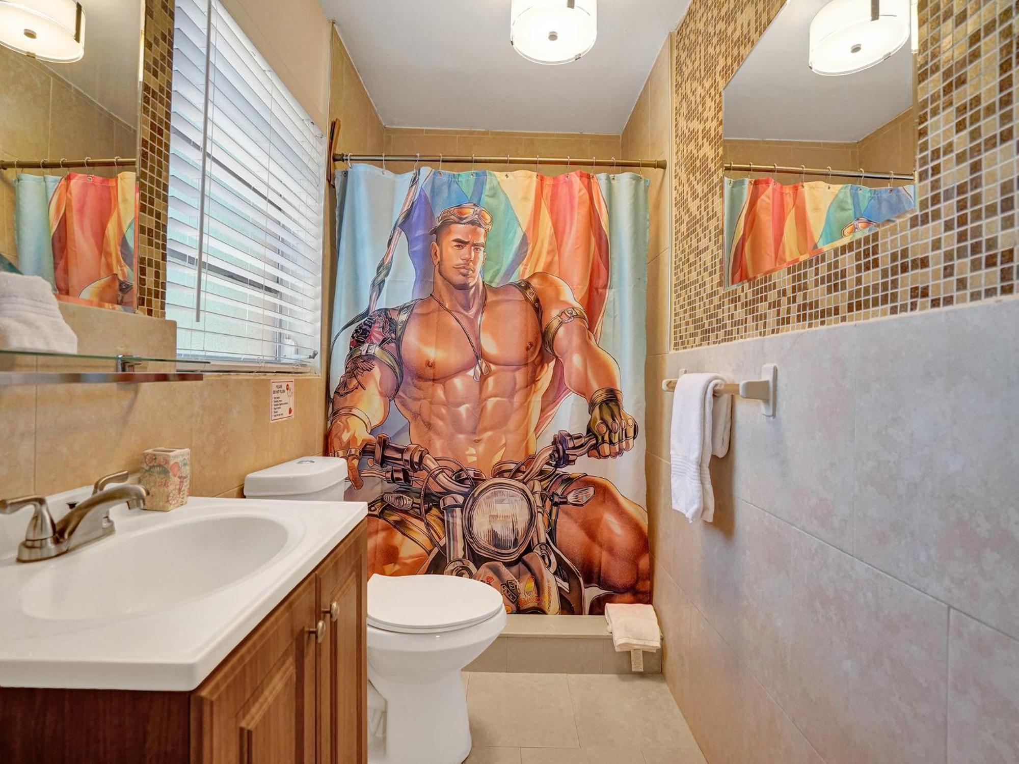 Gayclothing Optional Pool Retreat Men Only W Private Courtyard * Fort Lauderdale