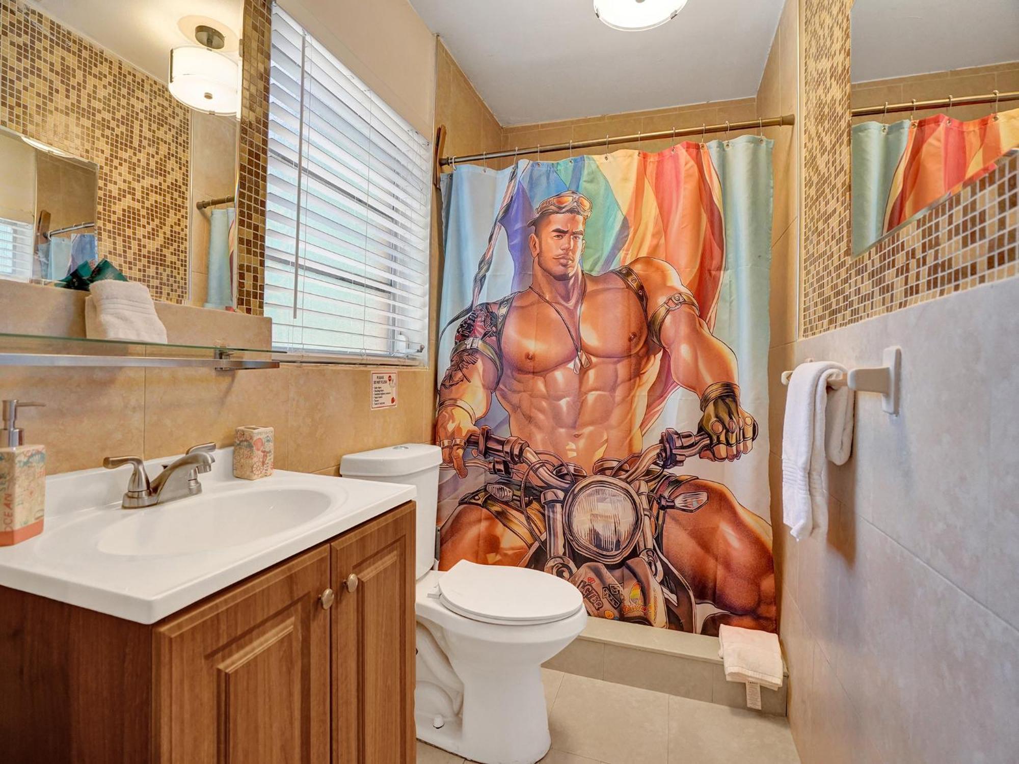 Gayclothing Optional Pool Retreat Men Only W Private Courtyard Guest house *