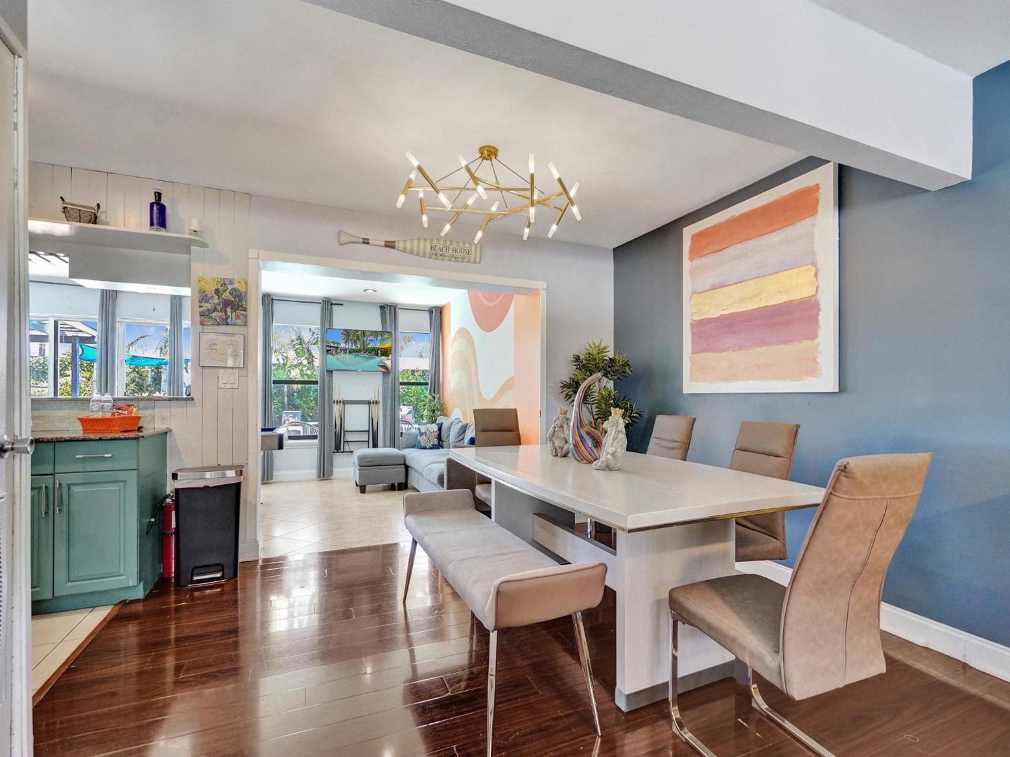 Guest house Large Gay Men's 1 Bedroom W Gameroom Heated Pool Clothing Optional Fort Lauderdale