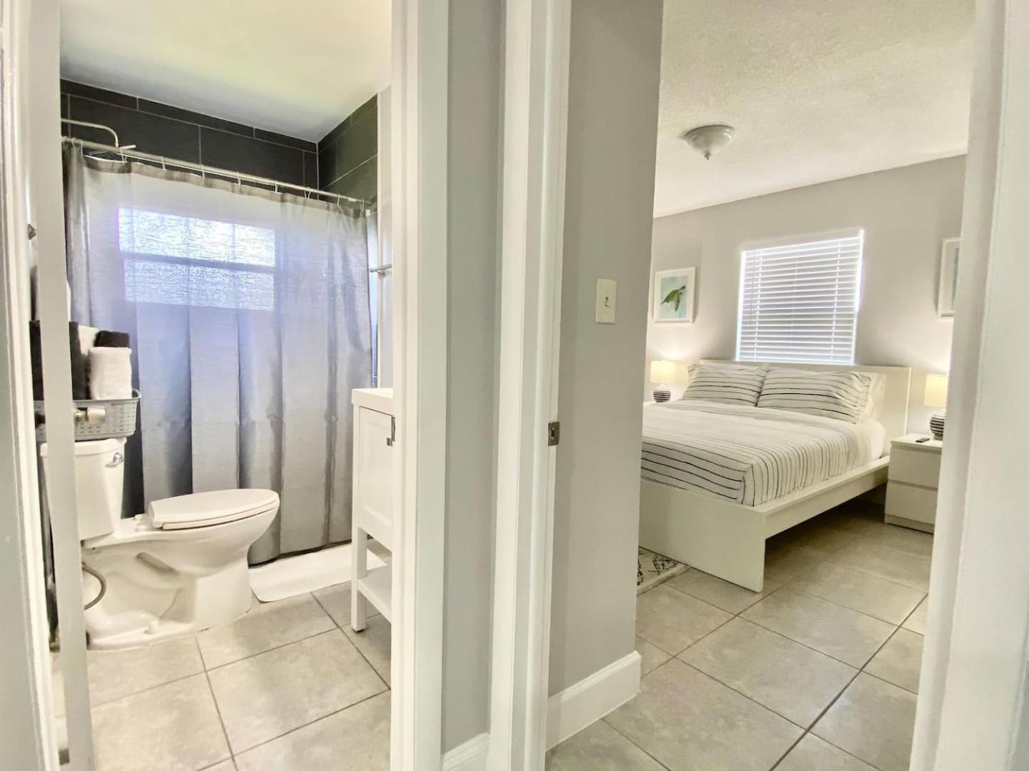 Anna's Peaceful Getaway Luxury * Fort Lauderdale