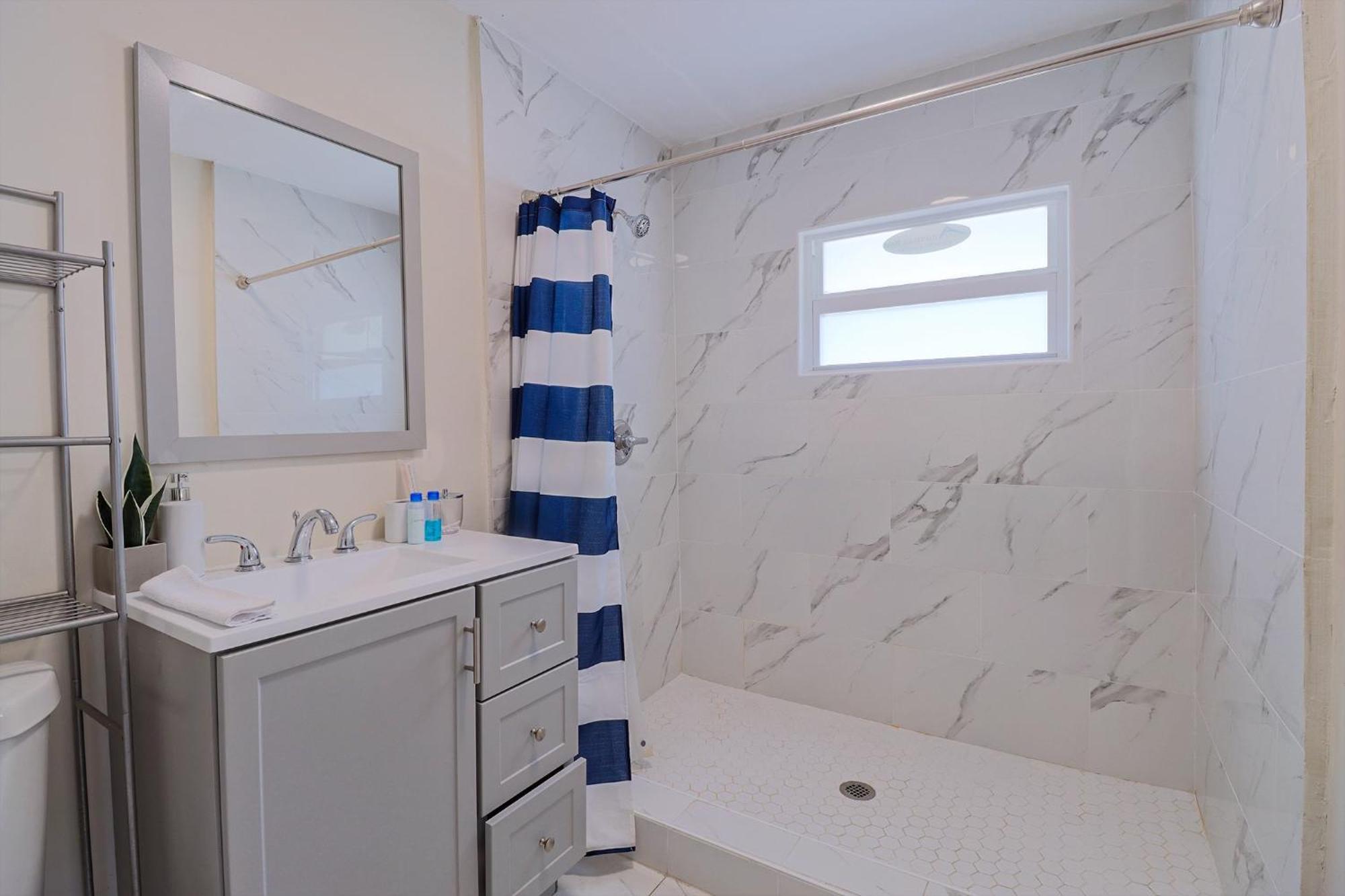 Holiday home Charming With Pool Close To The Beach. *