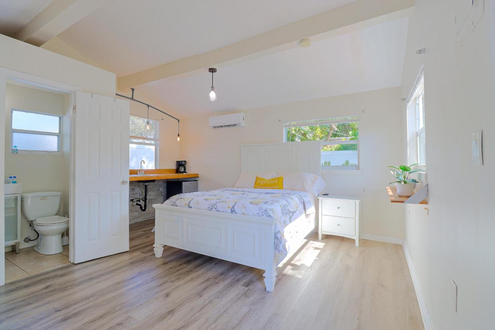 Holiday home Charming With Pool Close To The Beach. *