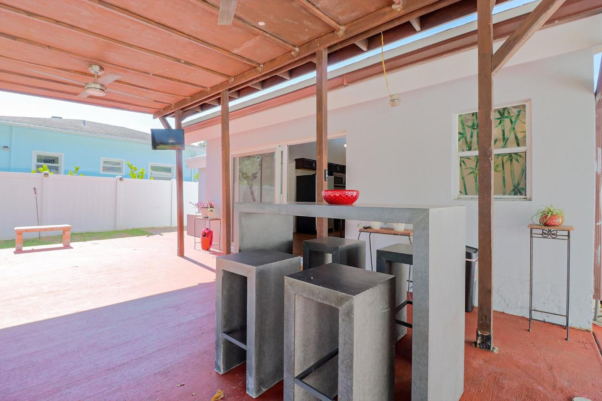 Holiday home Charming With Pool Close To The Beach. *