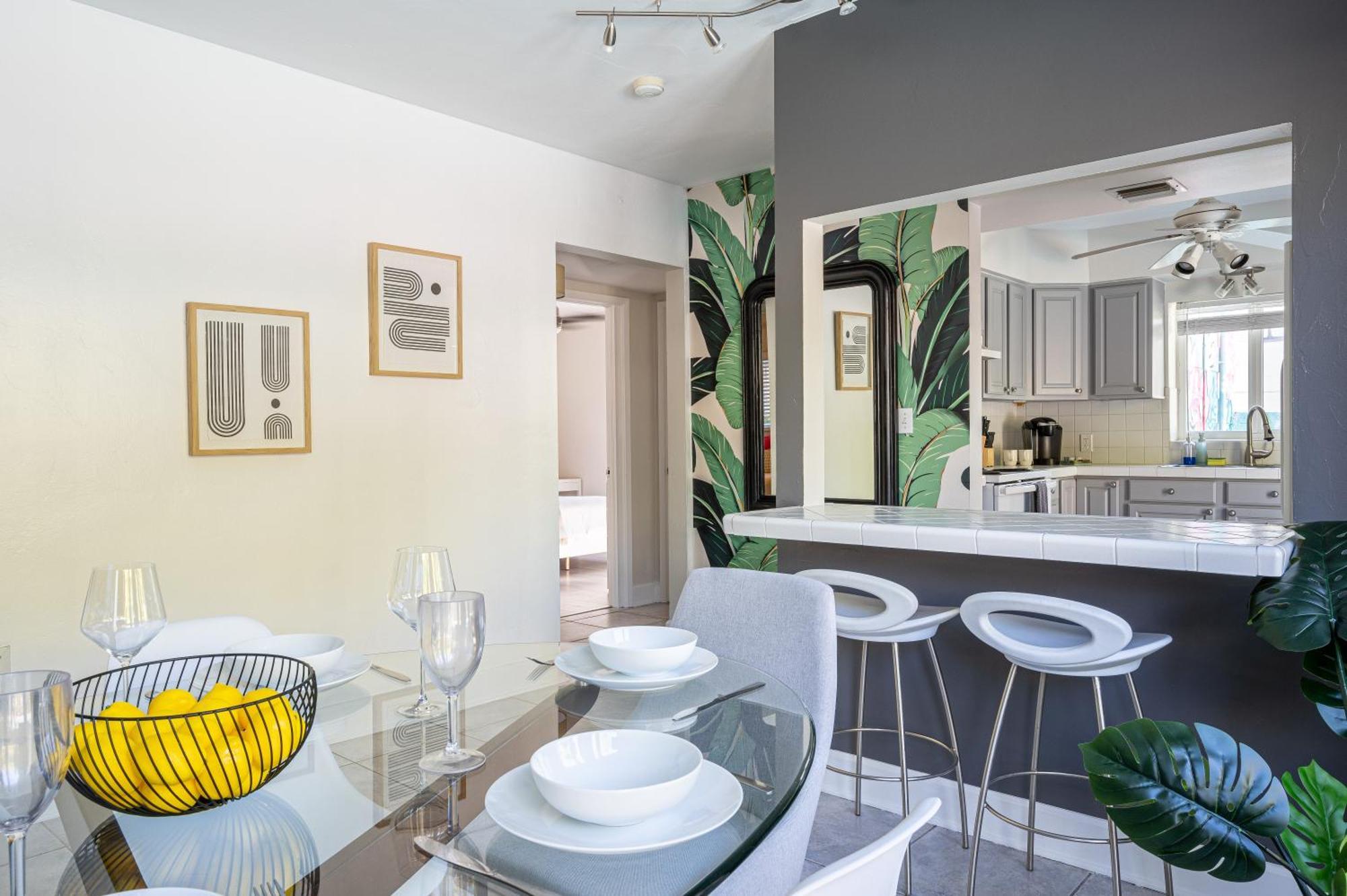 Apartment Bright: Tropical Retreat - Ridge - East Sunrise Blvd Fort Lauderdale