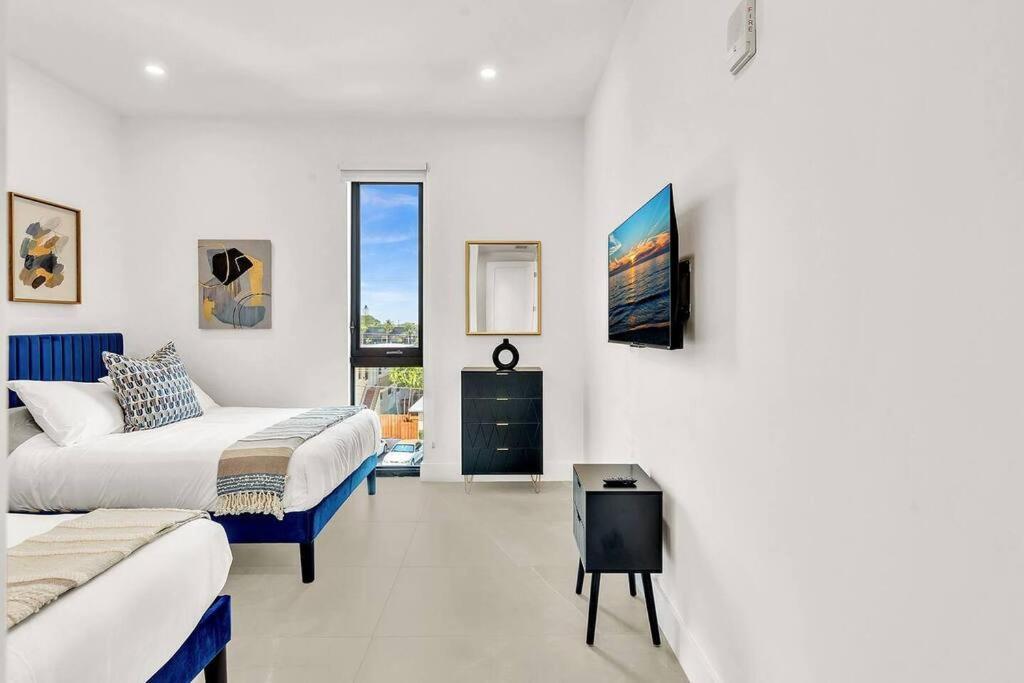 Stylish Ft Lauderdale Getaway Pool Gym Near *