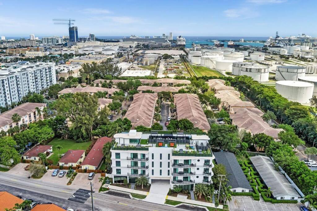 Apartment Stylish Ft Lauderdale Getaway Pool Gym Near