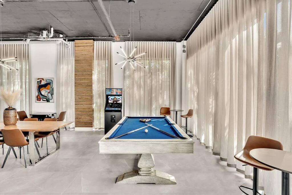 Stylish Ft Lauderdale Getaway Pool Gym Near Fort Lauderdale