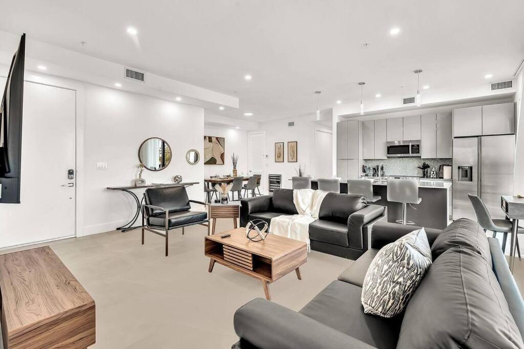 Apartment Stylish Ft Lauderdale Getaway Pool Gym Near