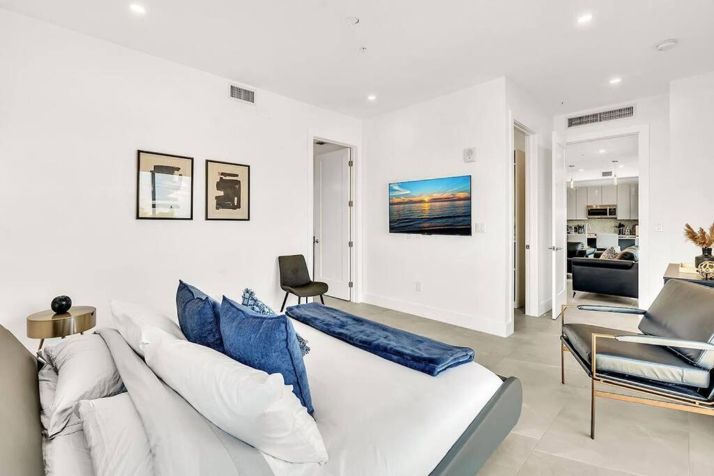 Stylish Ft Lauderdale Getaway Pool Gym Near Apartment *