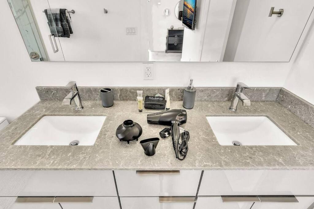 Stylish Ft Lauderdale Getaway Pool Gym Near Apartment *
