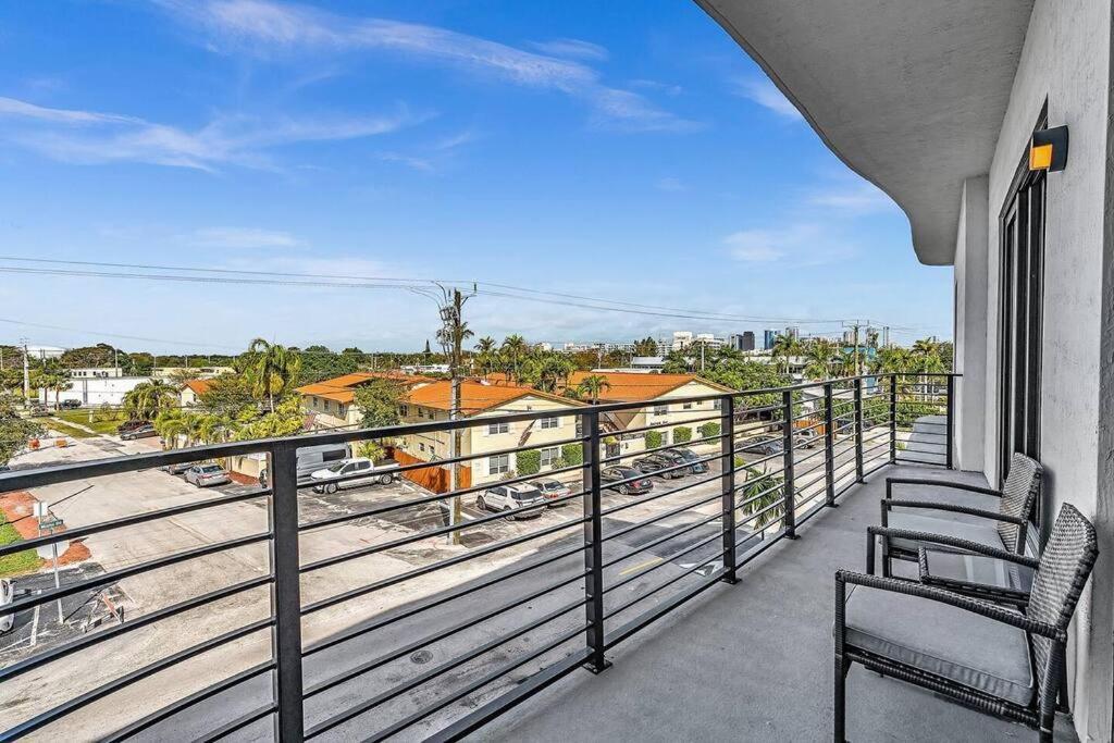 Apartment Stylish Ft Lauderdale Getaway Pool Gym Near *