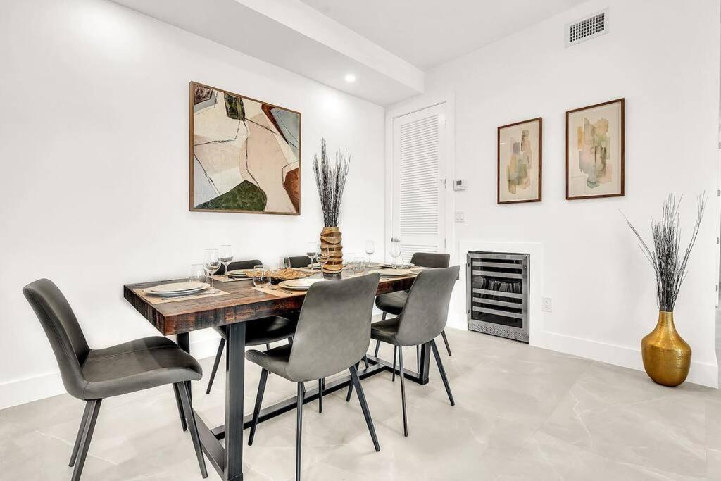 Apartment Stylish Ft Lauderdale Getaway Pool Gym Near Fort Lauderdale