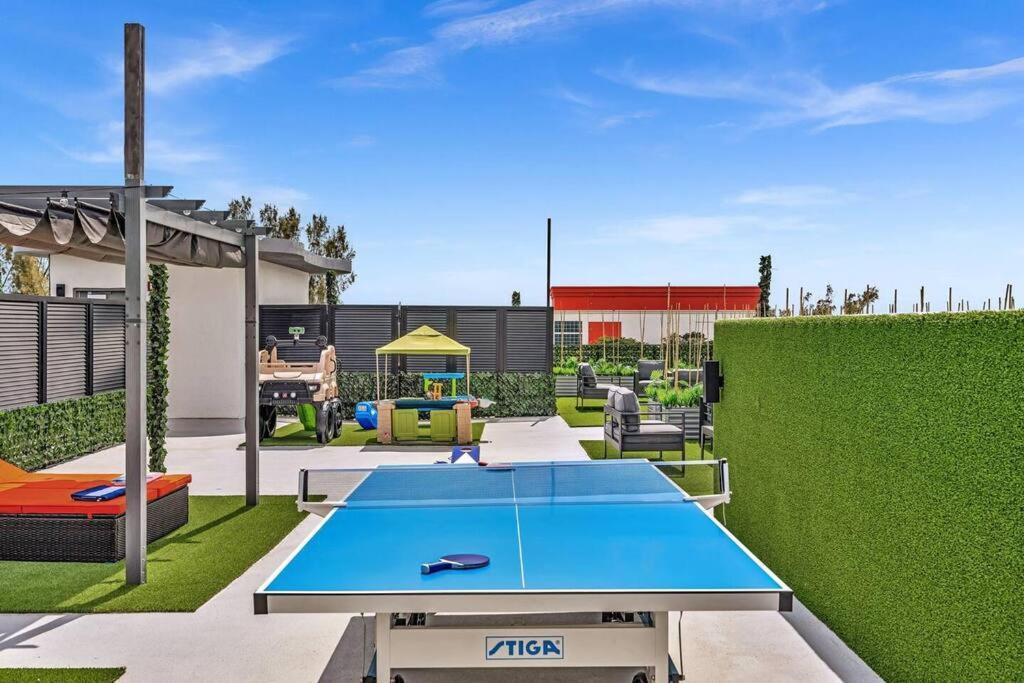 Stylish Ft Lauderdale Getaway Pool Gym Near *