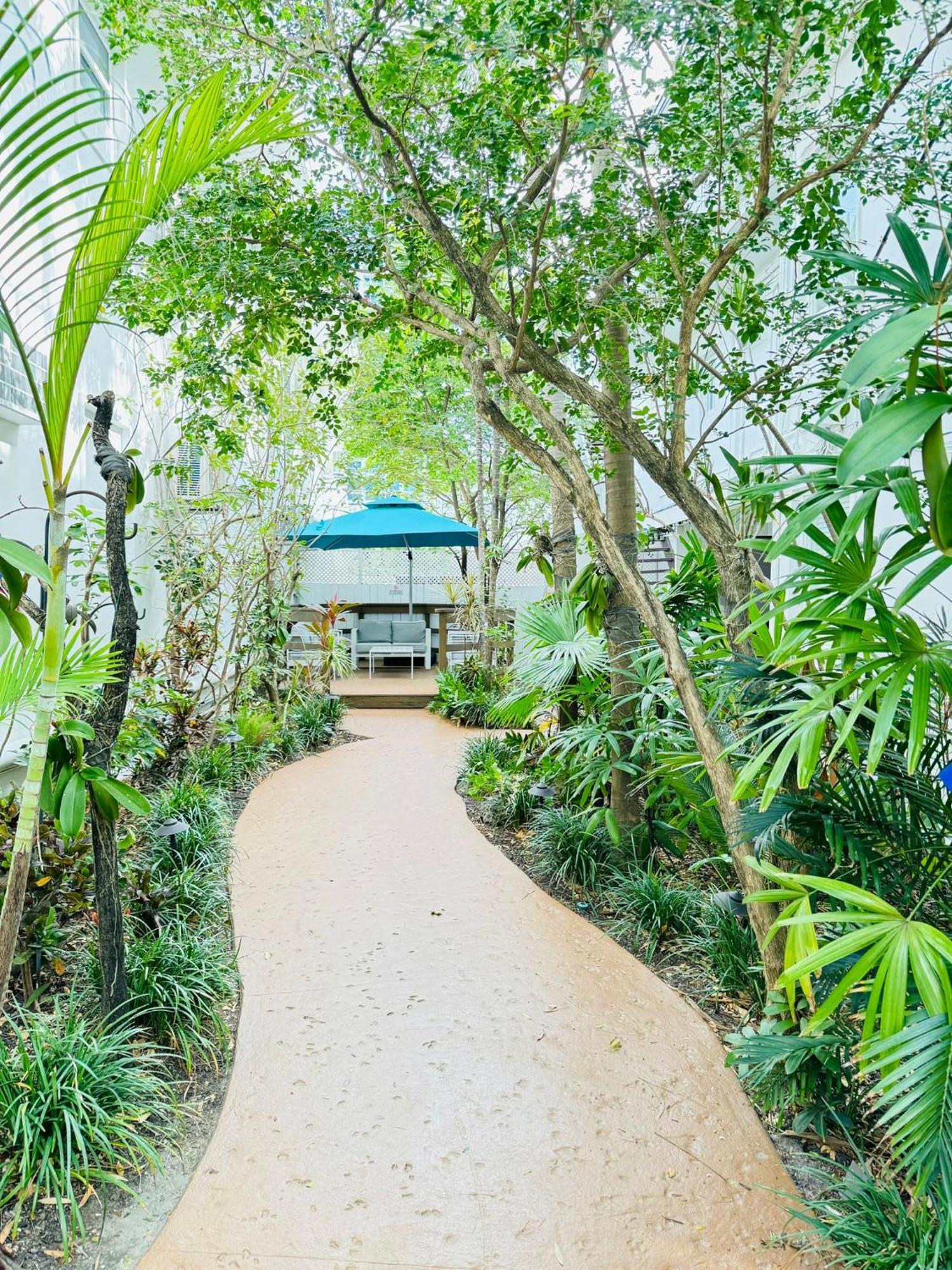 The Grand And & Worthington Male Resort Fort Lauderdale