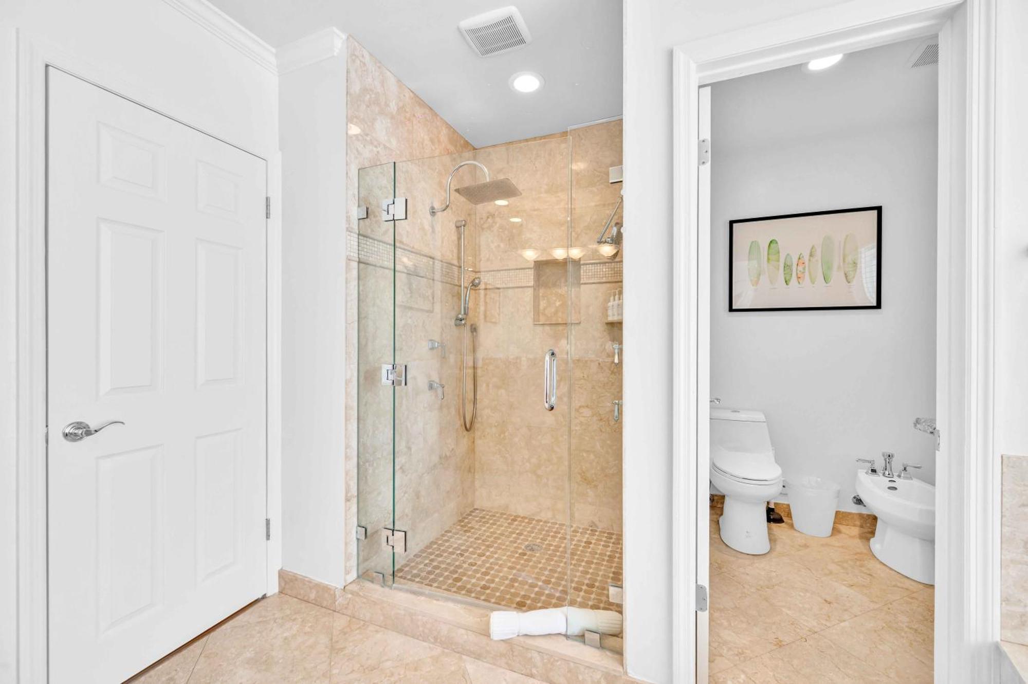 Two-floor Heated Pool Dock Access Quiet Neighborhood Saltaire One Resldences * Fort Lauderdale