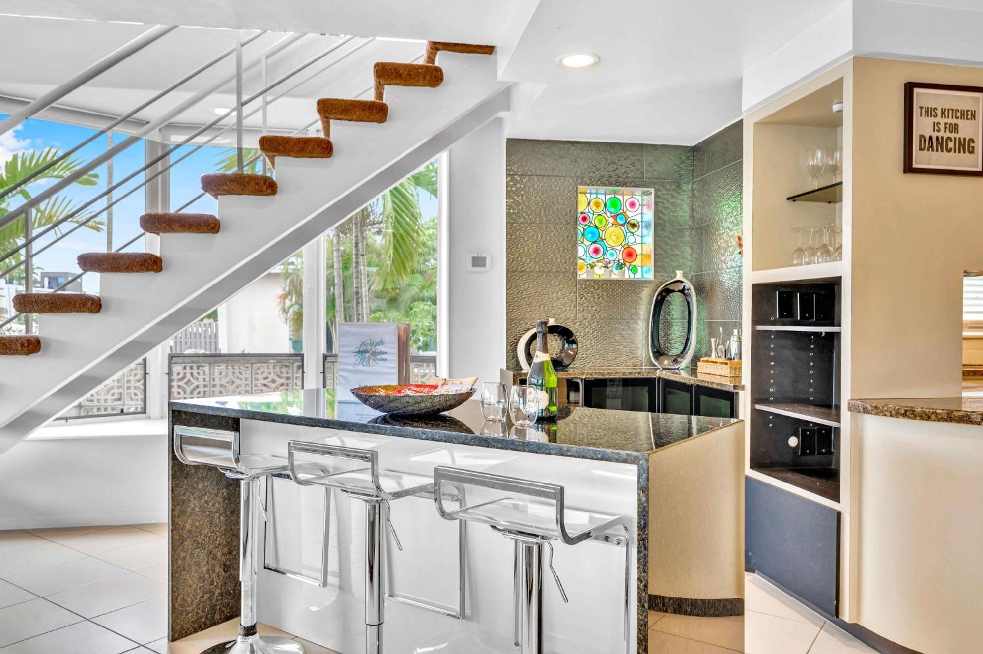 Two-floor Heated Pool Dock Access Quiet Neighborhood Saltaire One Resldences Fort Lauderdale