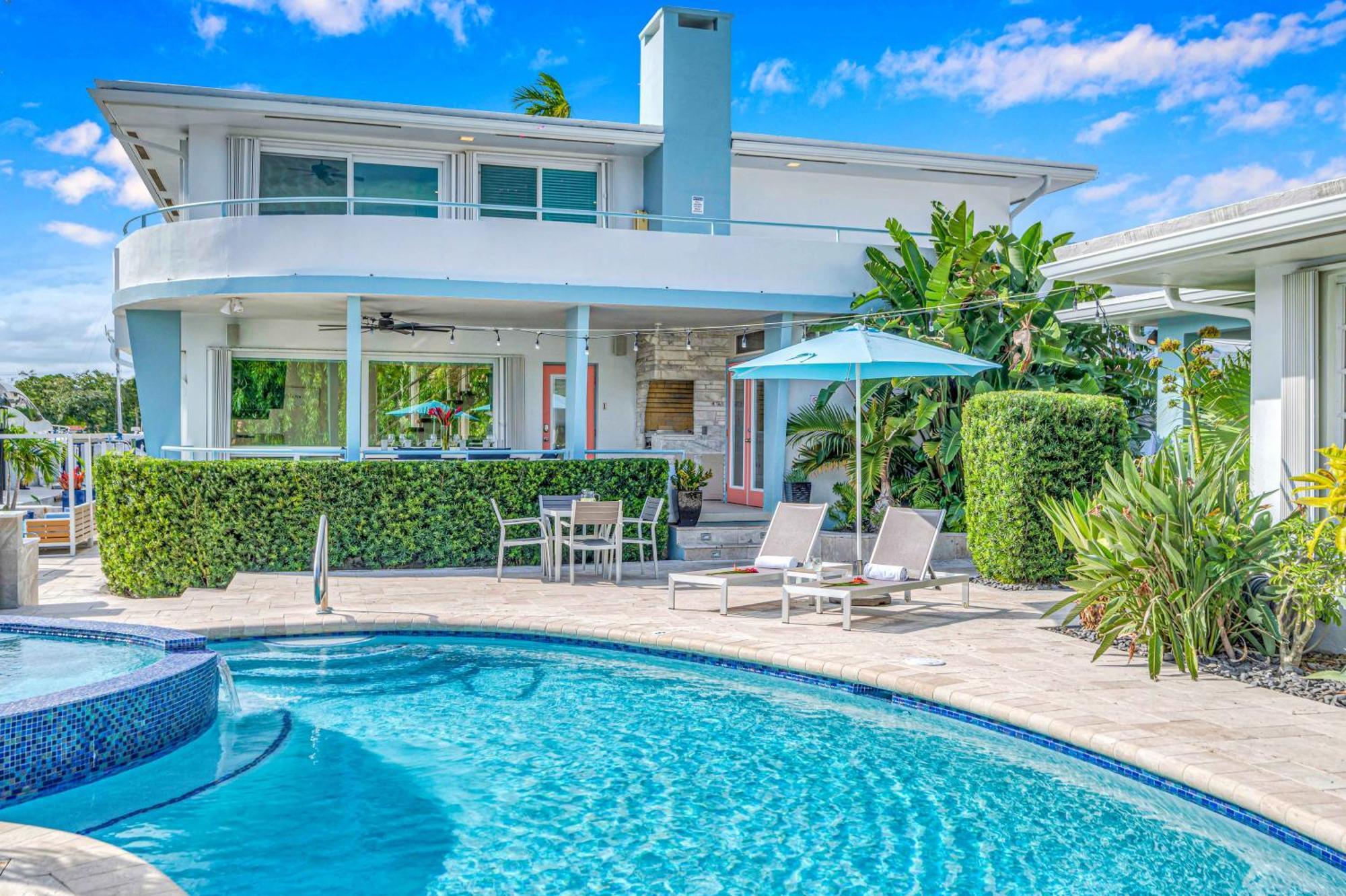 Two-floor Heated Pool Dock Access Quiet Neighborhood Saltaire One Resldences Fort Lauderdale