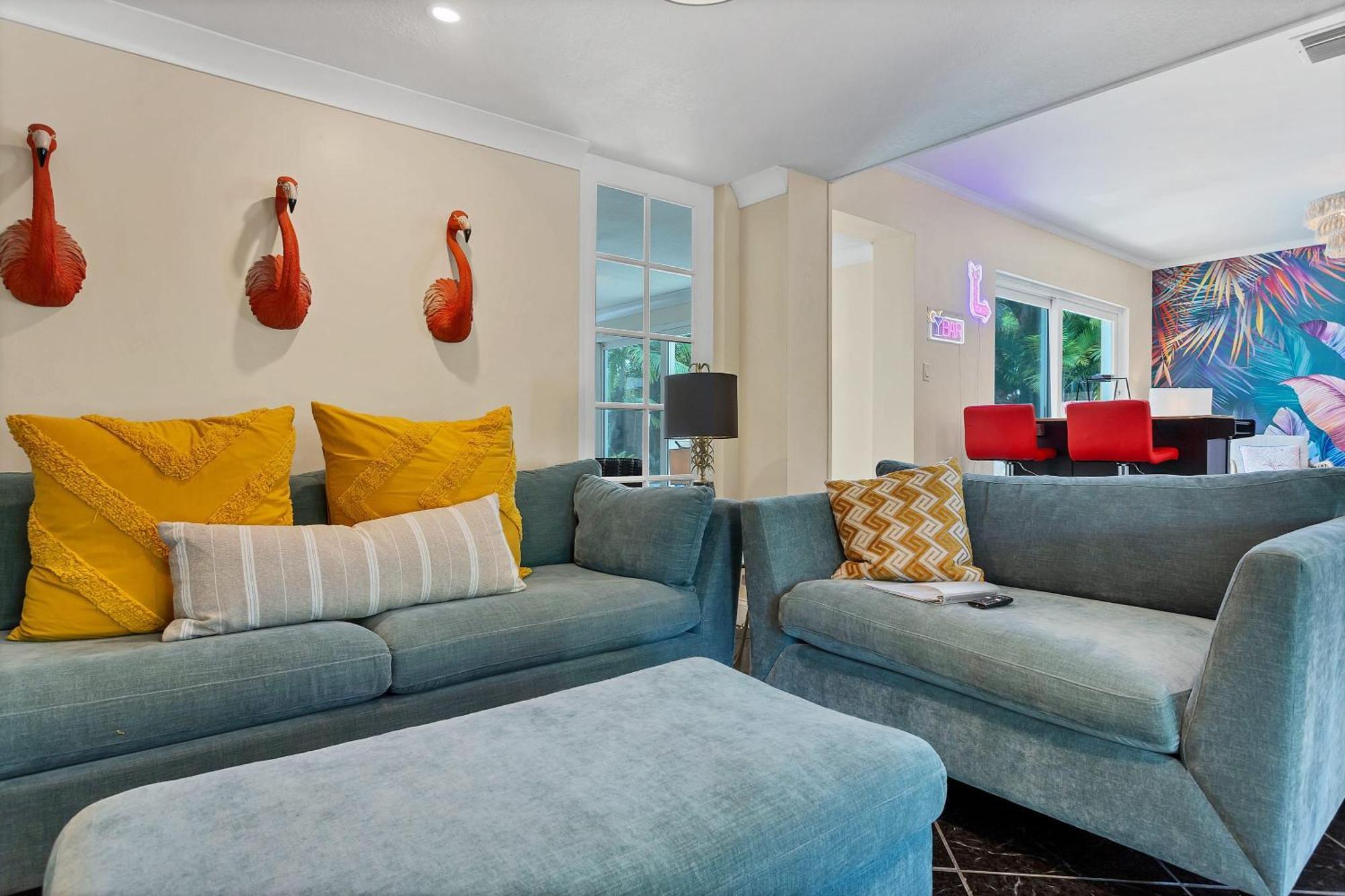 5 Minute Walk To Wilton Drive Holiday home