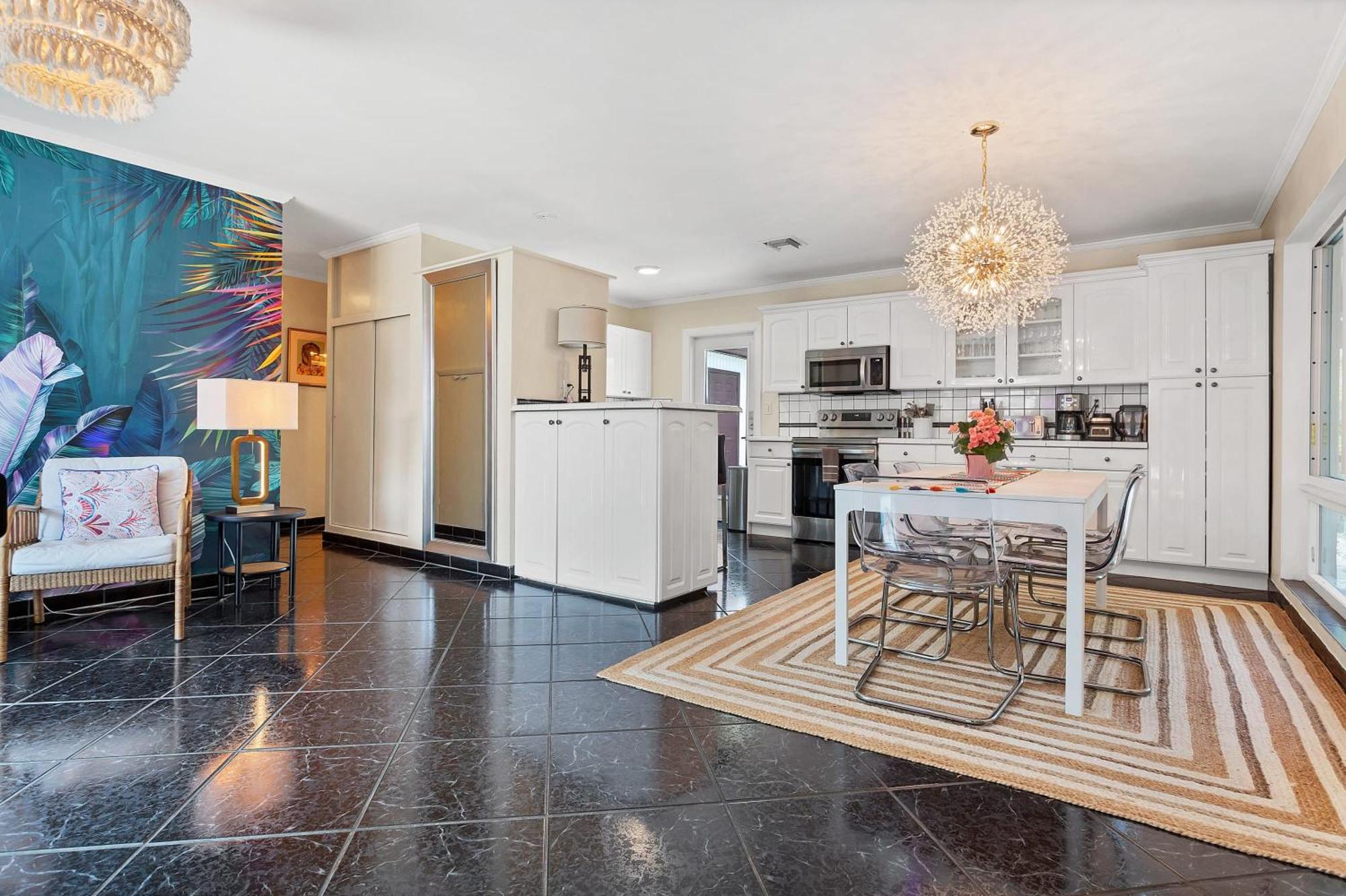 5 Minute Walk To Wilton Drive *