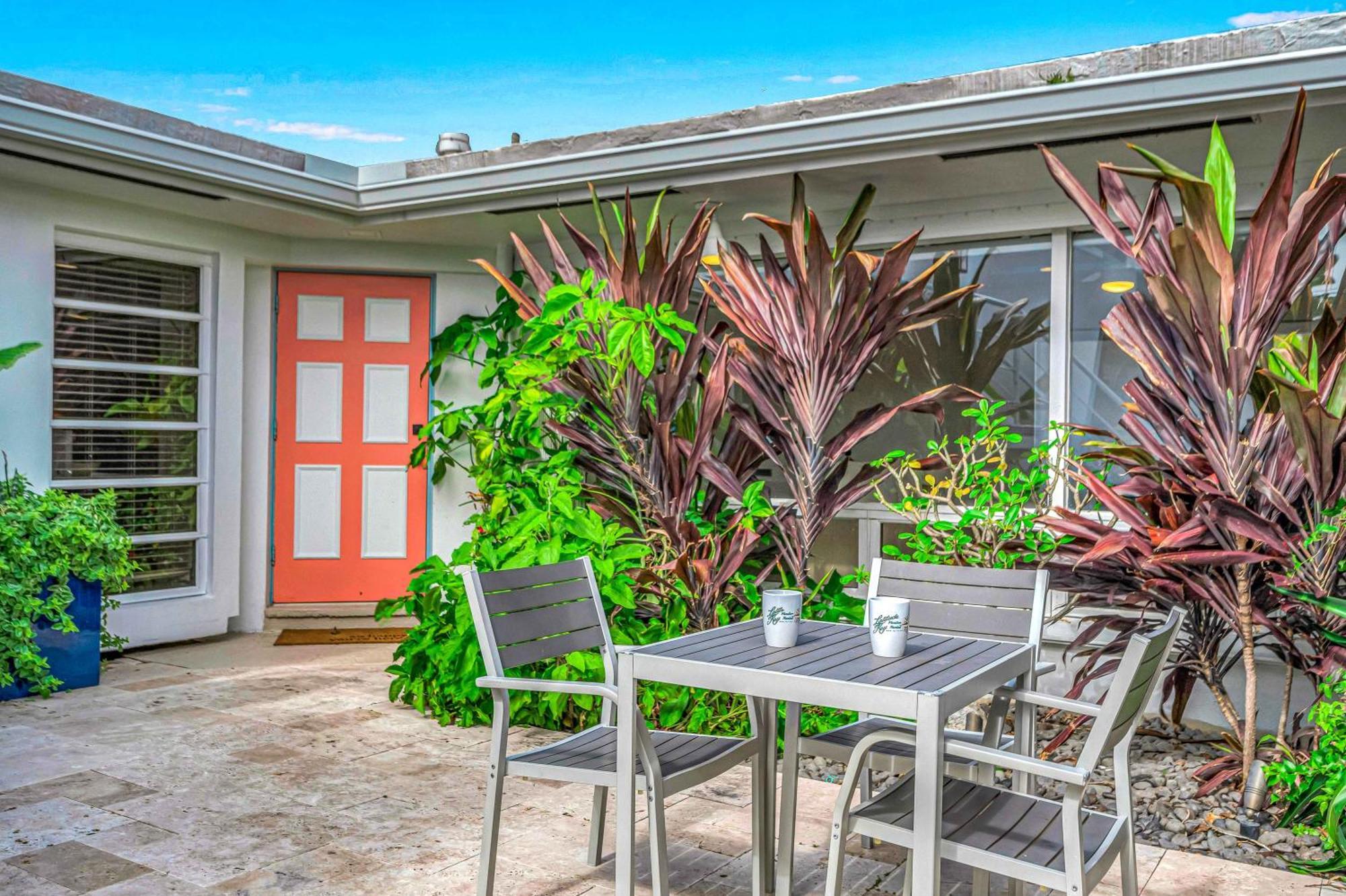 One-bedroom Heated Pool Dock Access Quiet Neighborhood Saltaire Two Resldences Apartment