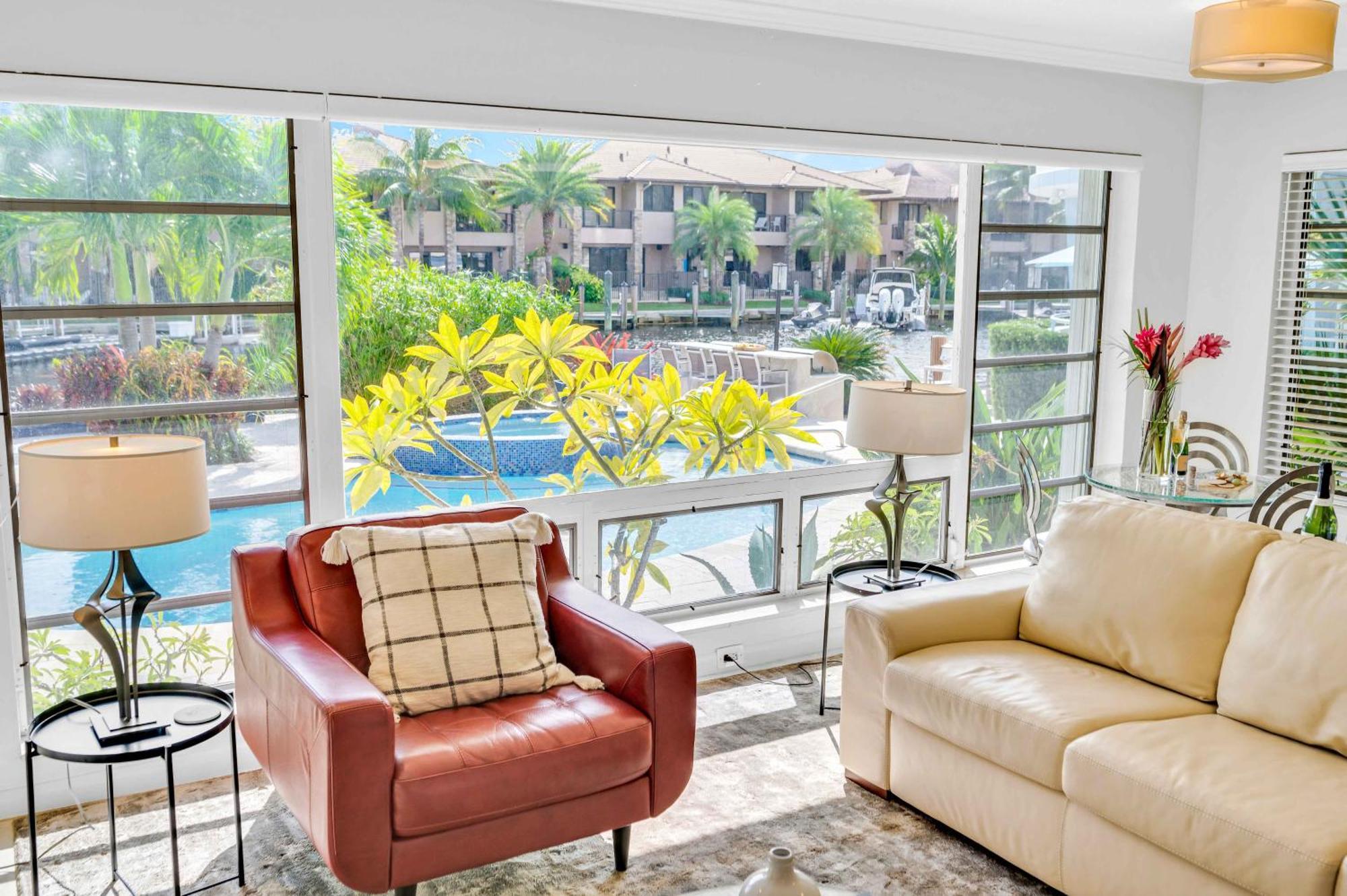 One-bedroom Heated Pool Dock Access Quiet Neighborhood Saltaire Four Resldences Apartment *