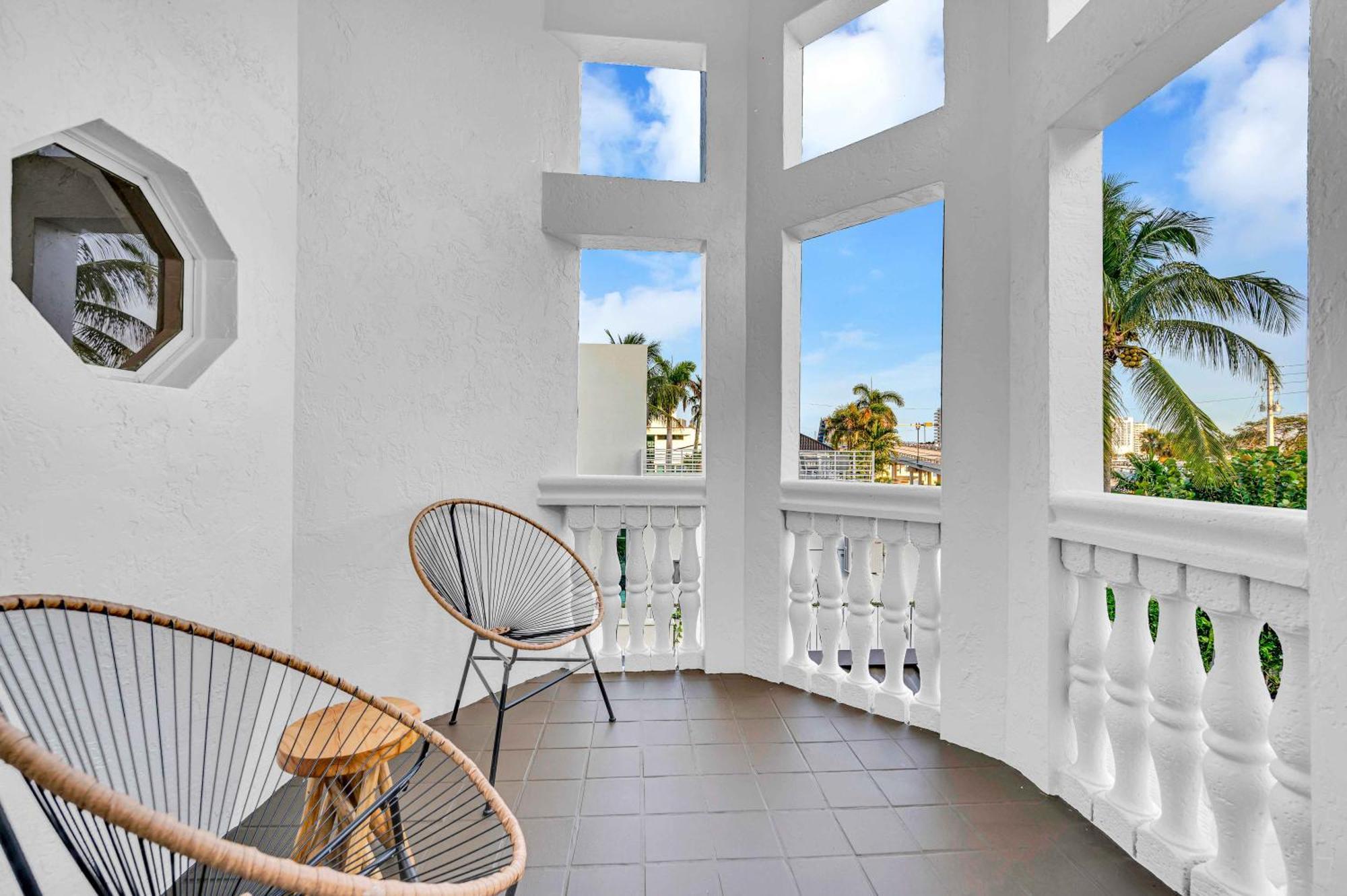 On Intracoastal In Proximity Waterfront Views Access Fogg Key Vlllas * Fort Lauderdale