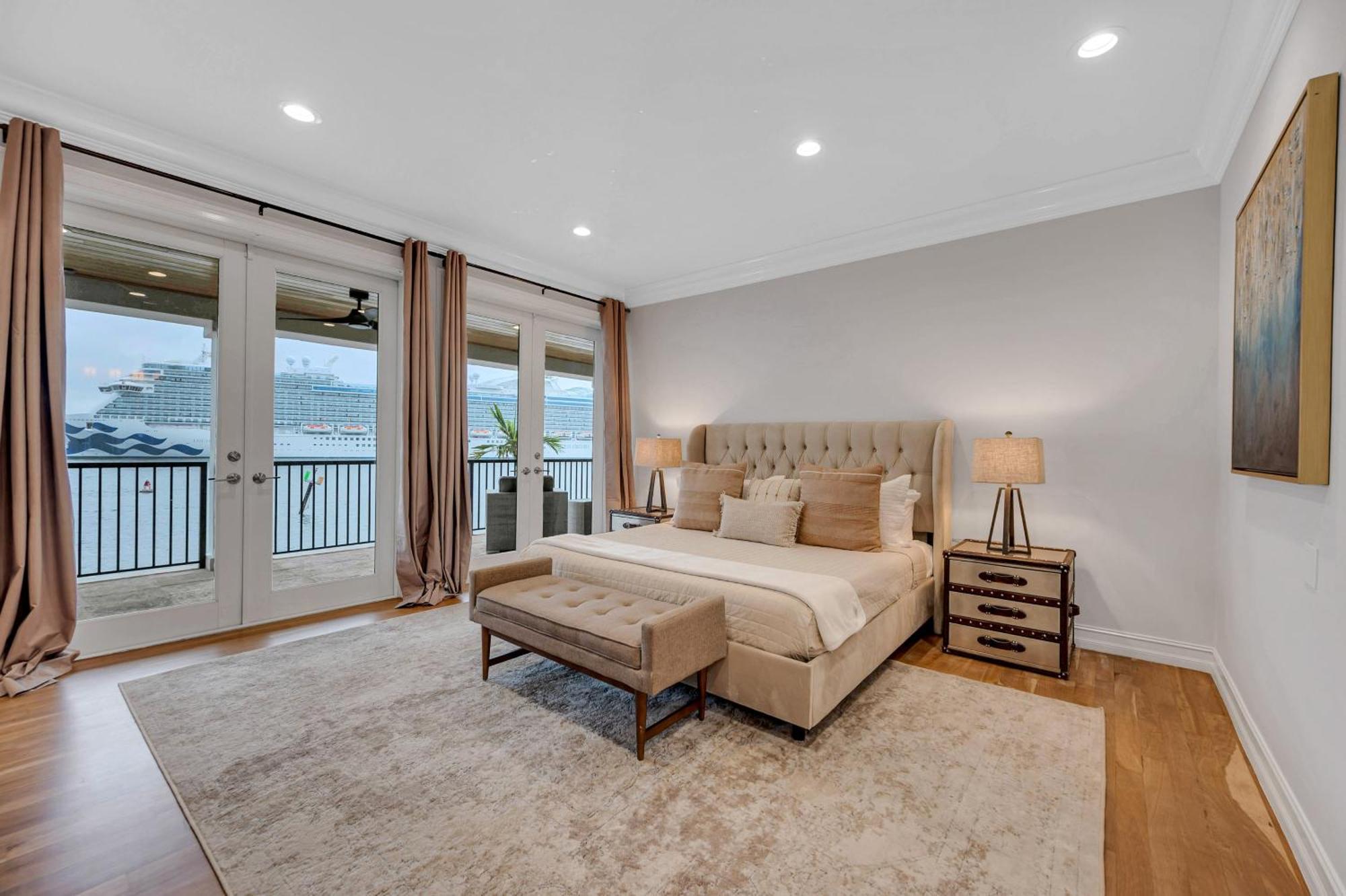 Mega Yacht Views Private Heated Pool Harbor Inlet Area Harbourview Key Vlllas