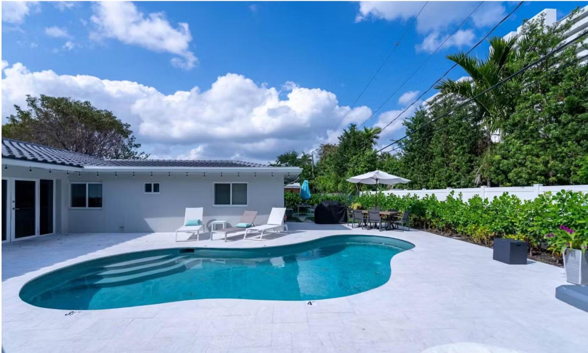 Gorgeous Renovated Pool Villa, 3 Min Walk To Ocean, Eucalypta Holiday home *