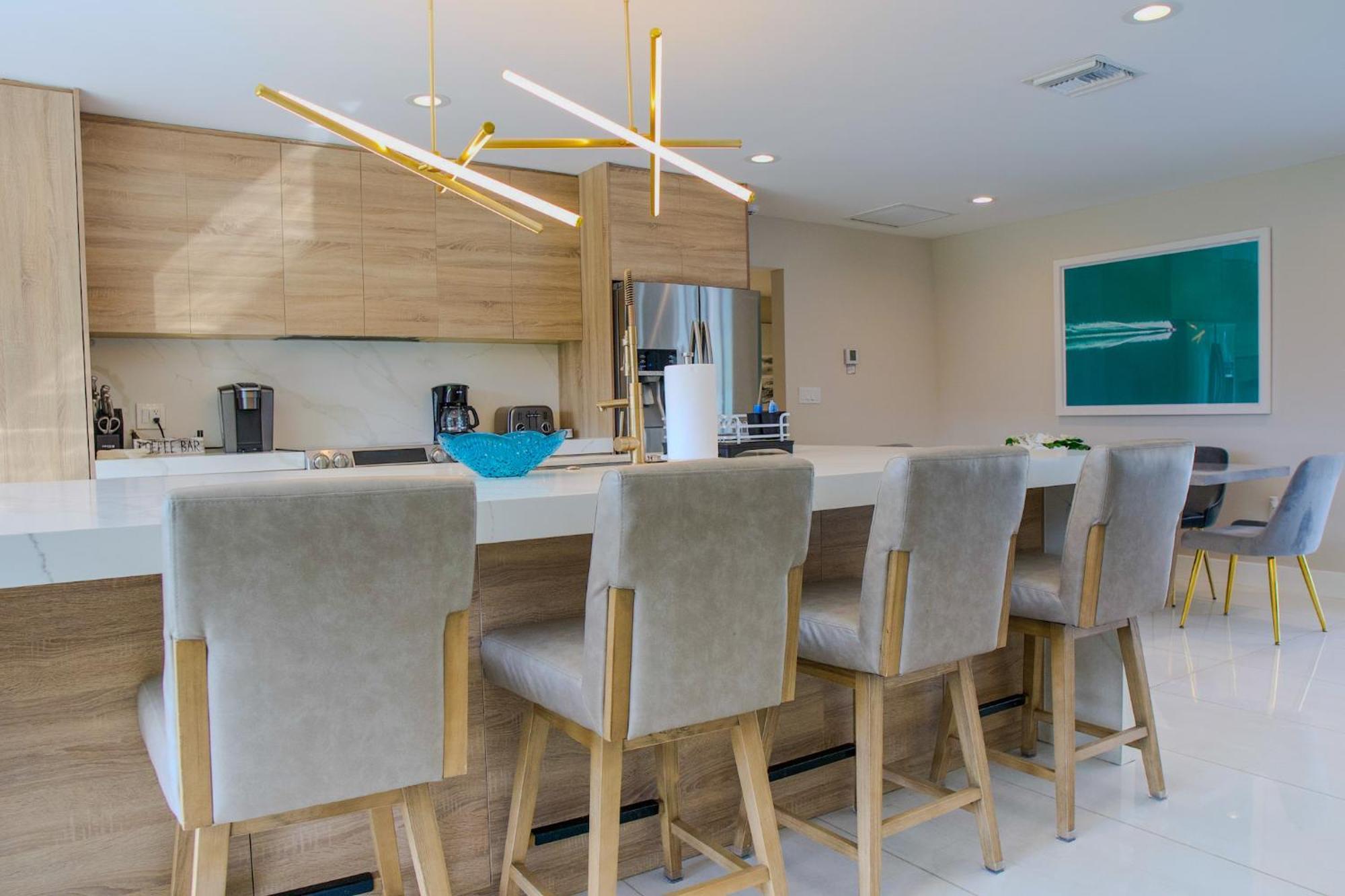 Gorgeous Renovated Pool Villa, 3 Min Walk To Ocean, Eucalypta *