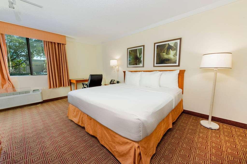 La Quinta By Wyndham Ft Lauderdale Cypress Creek Hotel