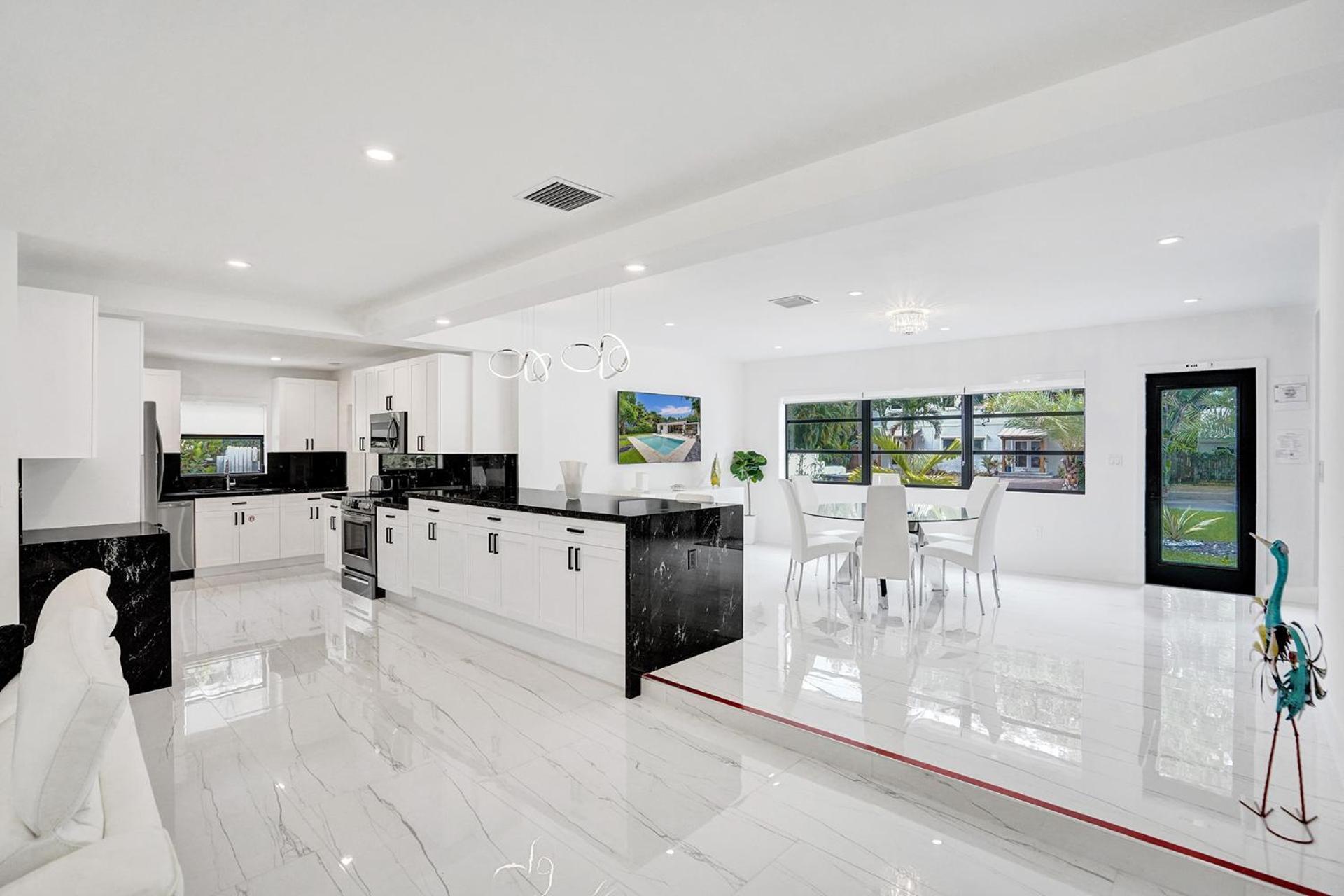 Holiday home Hibiscus House *