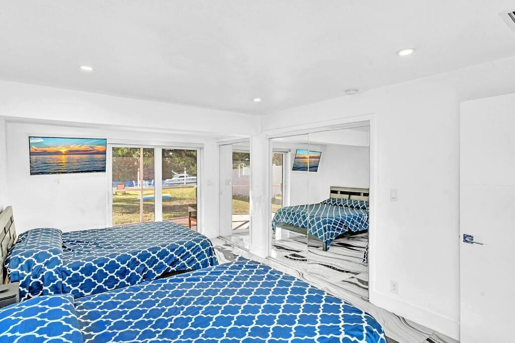 Modern Ocean House Hollywood Hard Rock Casino Villa