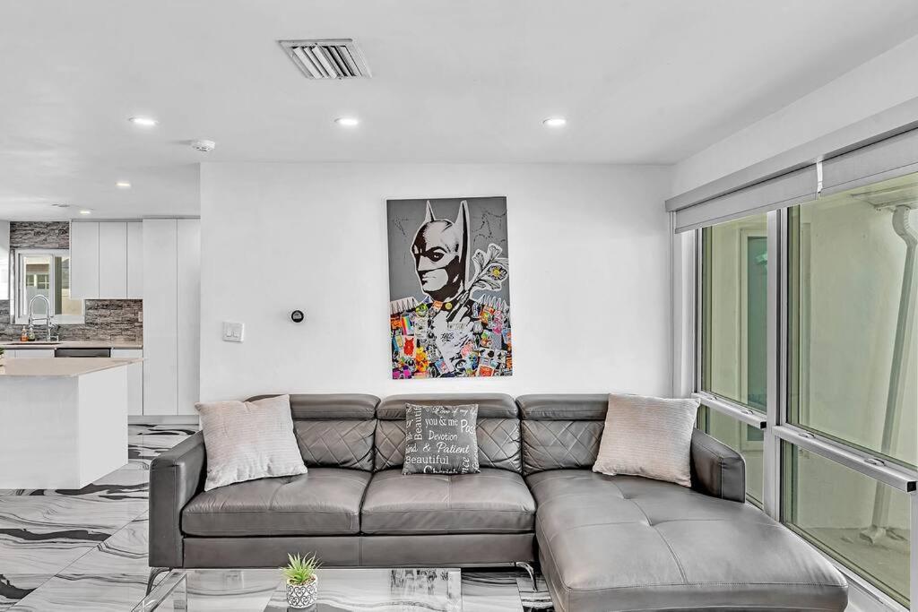 Villa Modern Ocean House Hollywood Hard Rock Casino