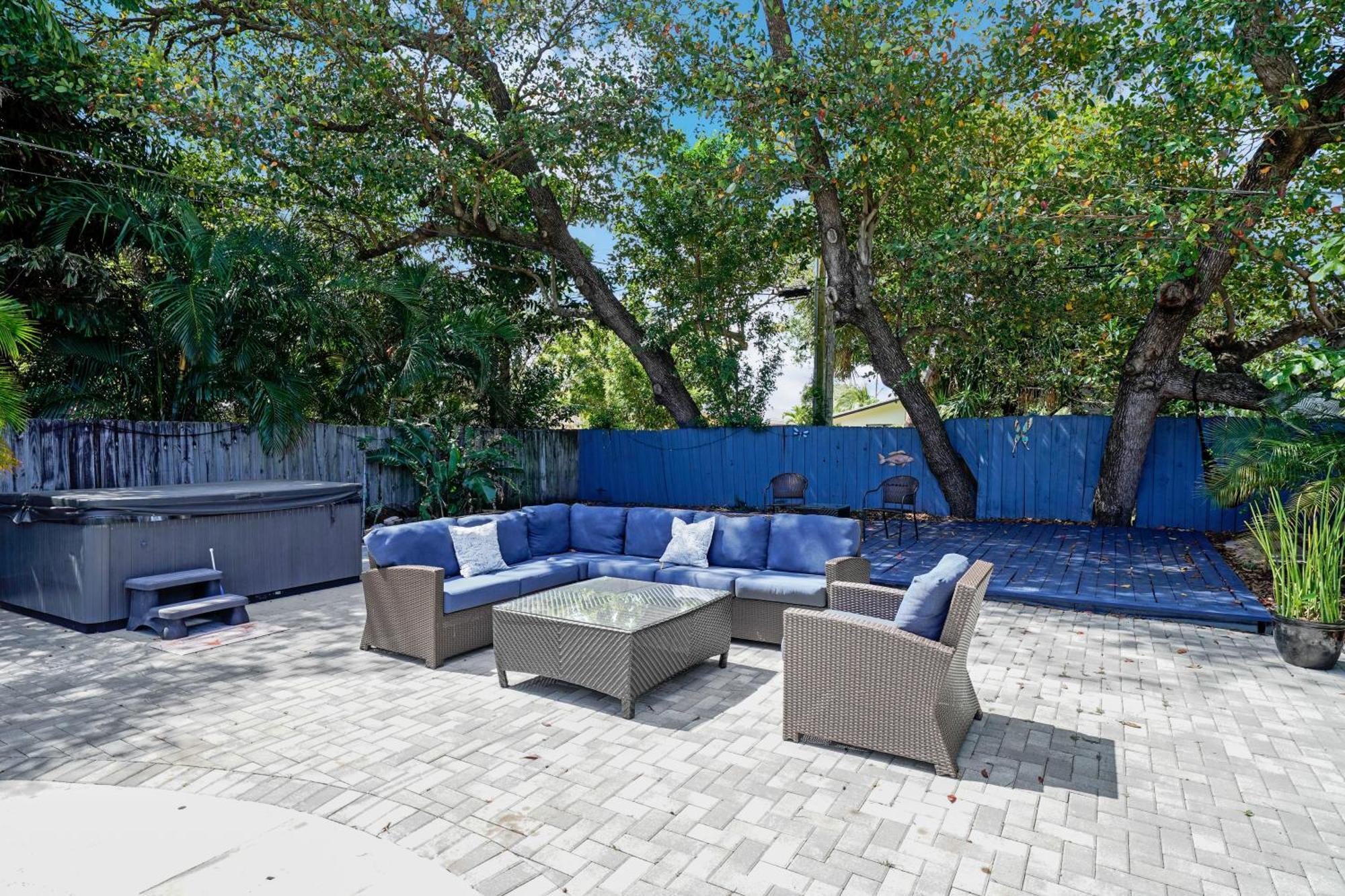 Oakland Oasis By Pmi *