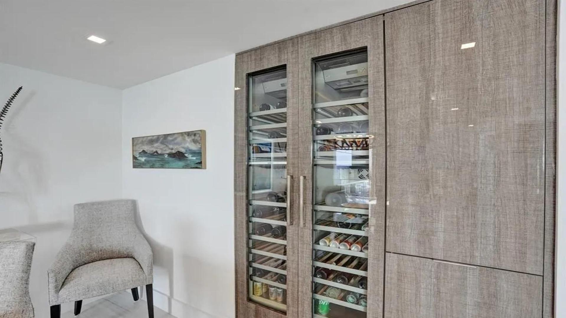 Apartment Amazing Two Bedrooms With Skyline Views *