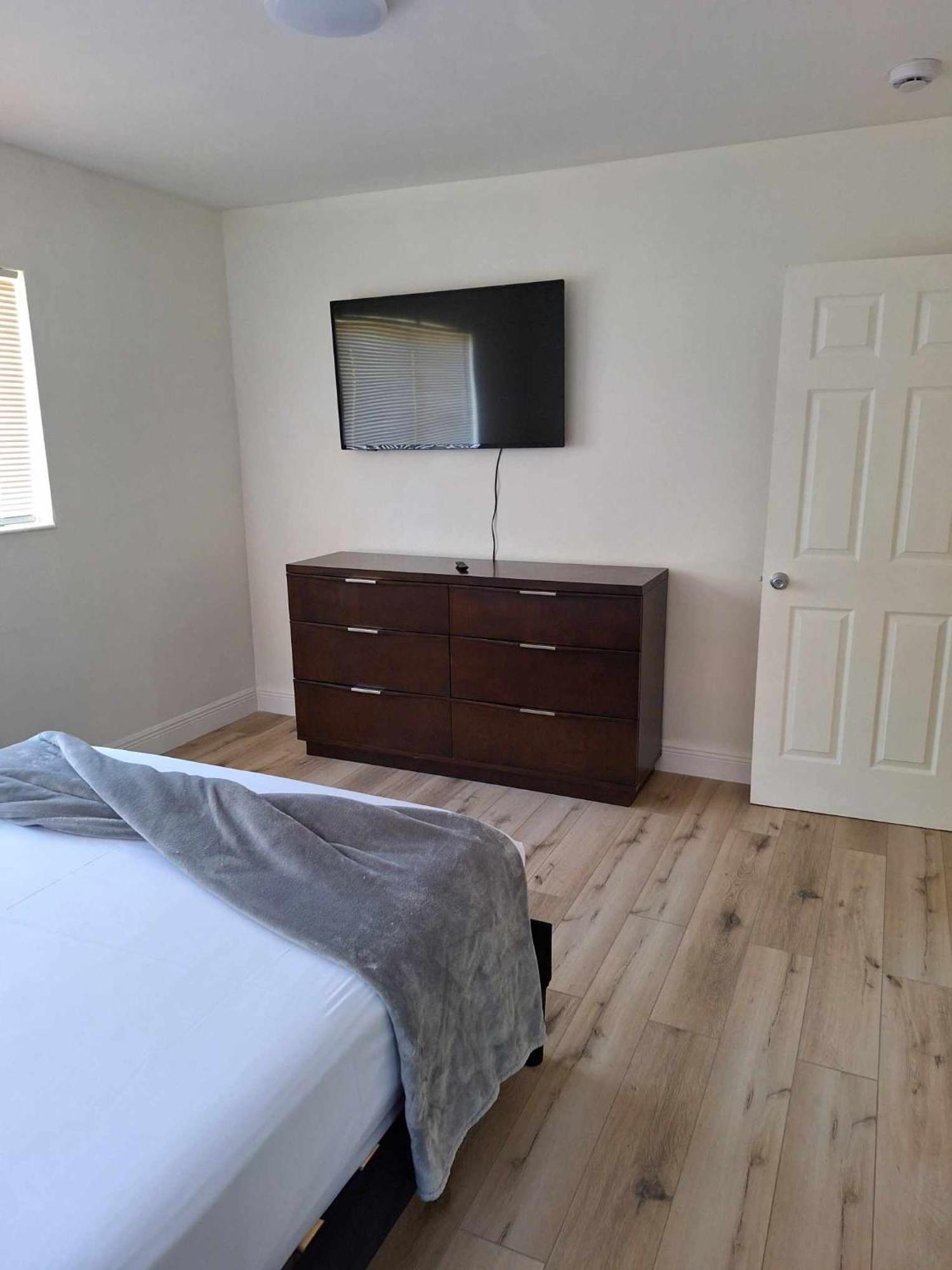 Lucea By The Sea Unit #2 - Unveiling Our Exquisite Vacation Haven With Pool Apartment Fort Lauderdale