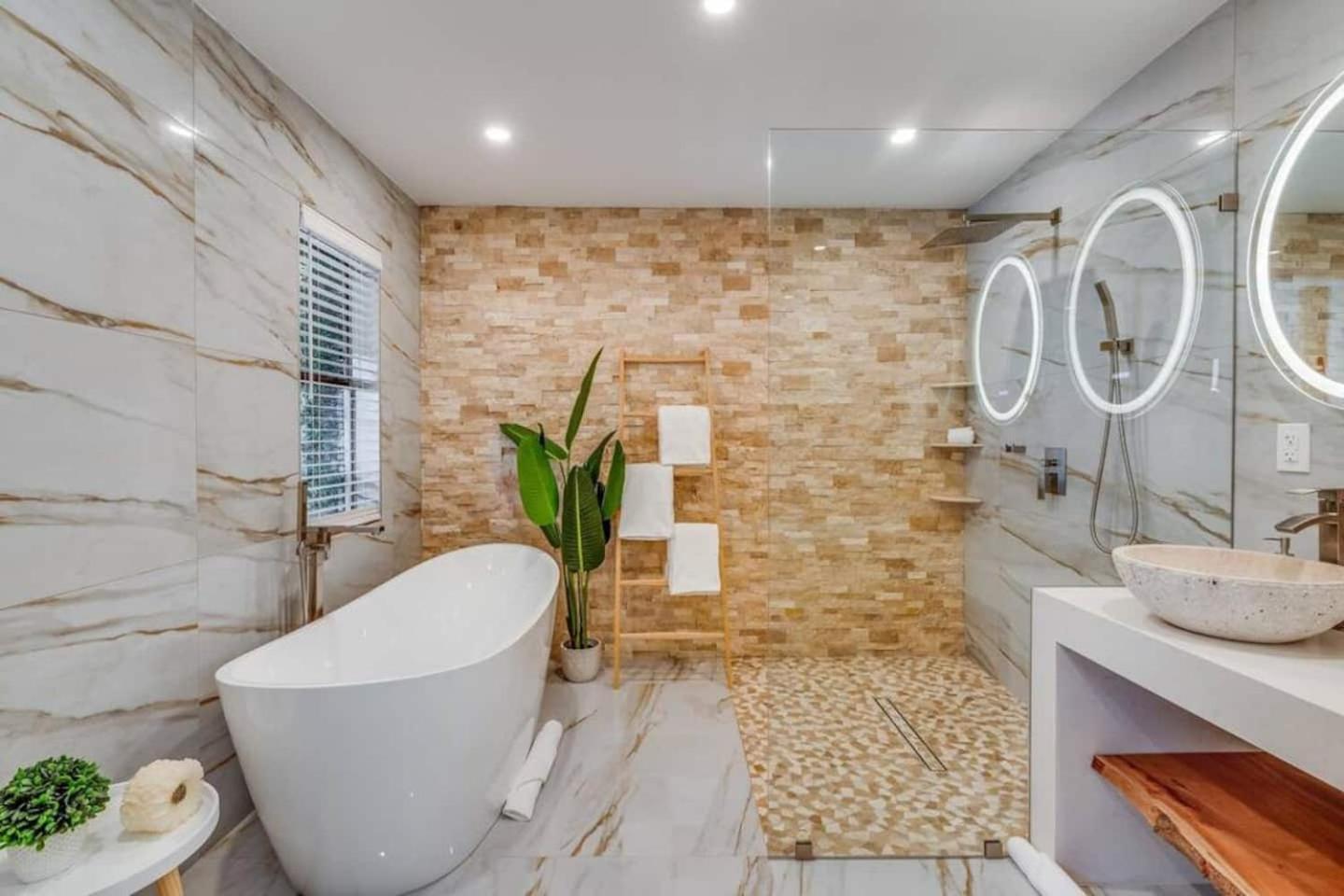 Villa Fox Garden-heated Pool-spa- Boho-downtown & Fort Lauderdale