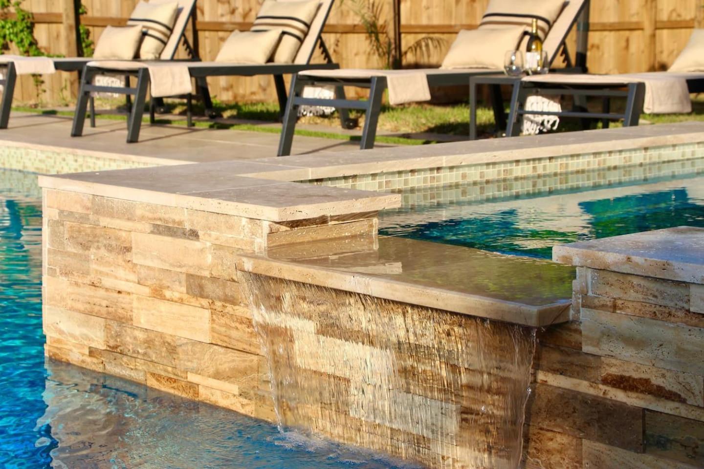 Fox Garden-heated Pool-spa- Boho-downtown & Villa