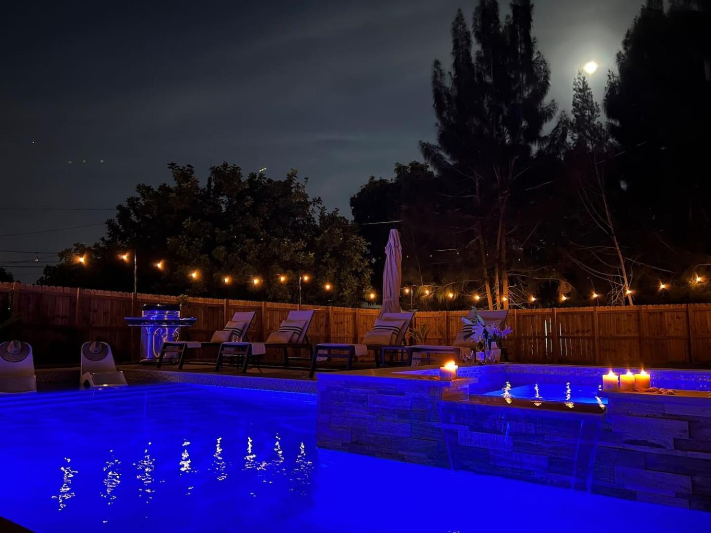 Villa Fox Garden-heated Pool-spa- Boho-downtown &