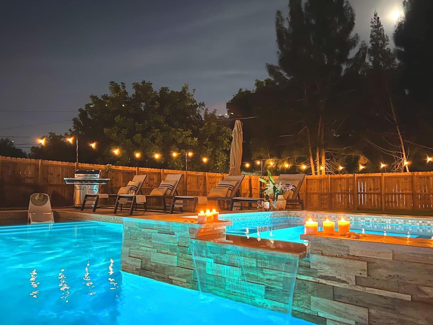 Villa Fox Garden-heated Pool-spa- Boho-downtown &