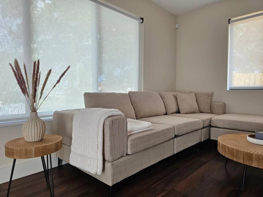Apartment Newly-renovated, Designer Close To The Fort Lauderdale