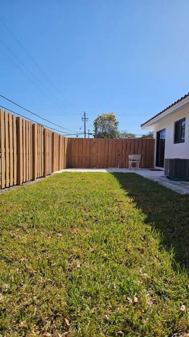 Newly-renovated, Designer Close To The * Fort Lauderdale