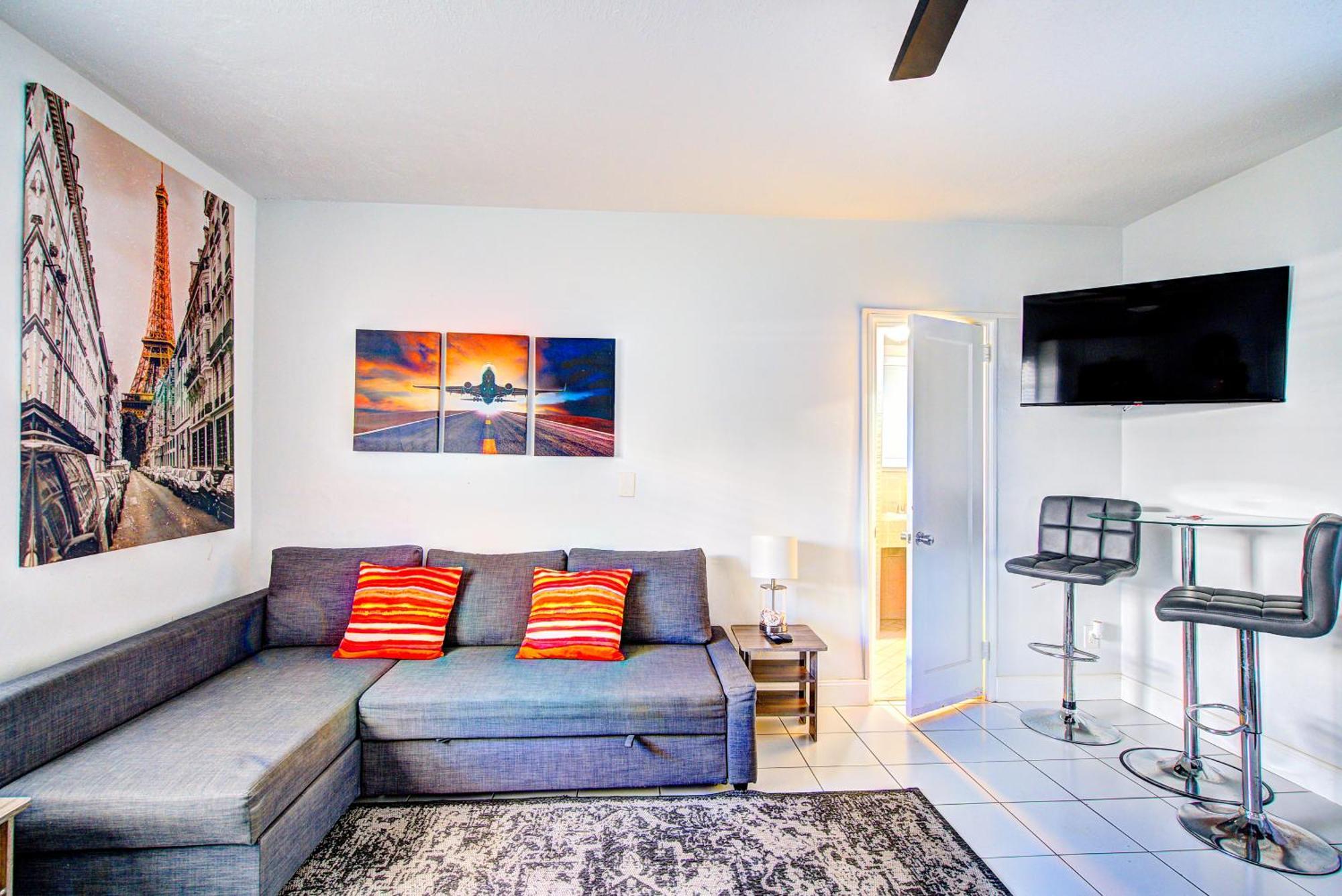Little Paris By The Ocean Self Check In Hotel Fort Lauderdale