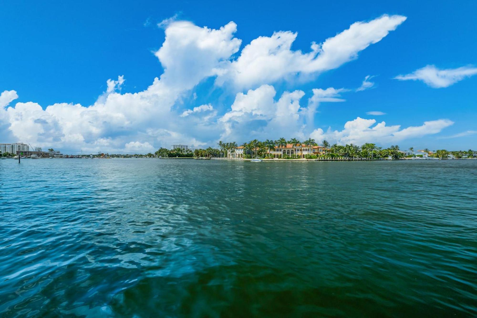 Walk To Ft Lauderdale - Water Views & Pool Apartment Fort Lauderdale