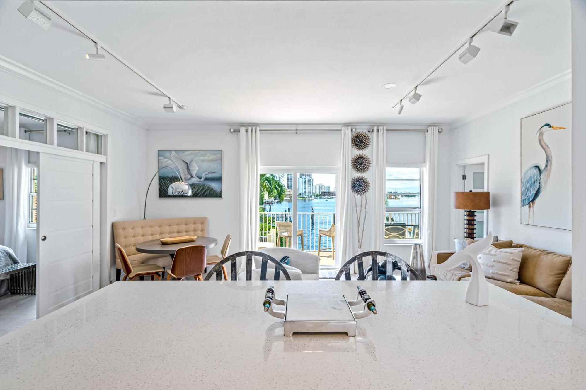 Apartment Walk To Ft Lauderdale - Water Views & Pool Fort Lauderdale